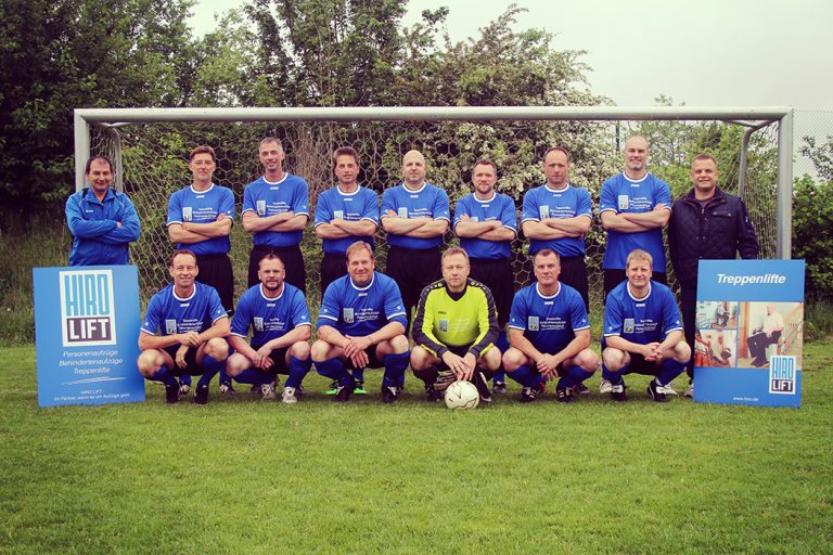 1. Oldies Mannschaft des TSV Ganderkesee in Trikots von HIRO LIFT