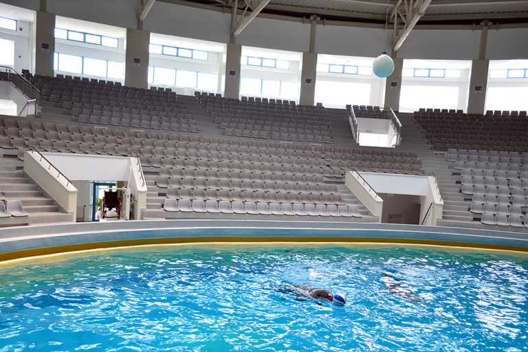 Ein HIRO LIFT im Delfinarium von Konstanza, Rumänien